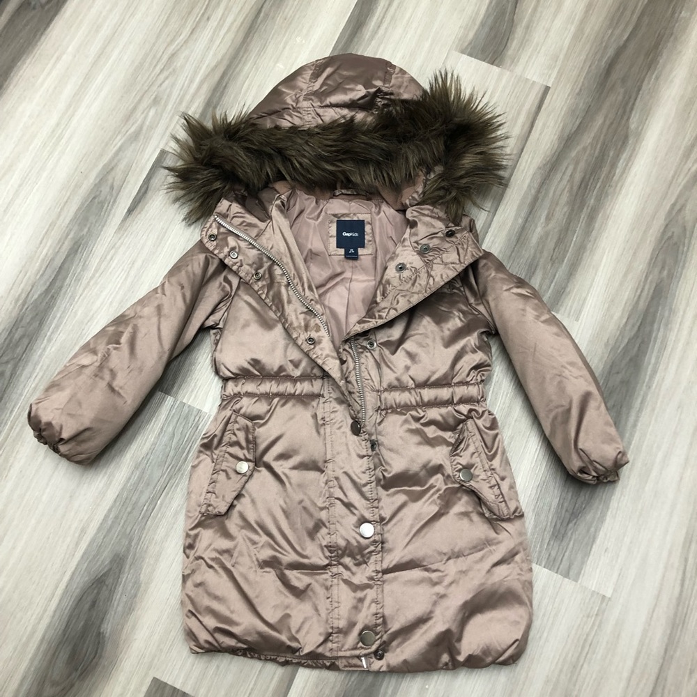 Gap Kids Puffer Jacket with Faux Fur Trim Hoodie